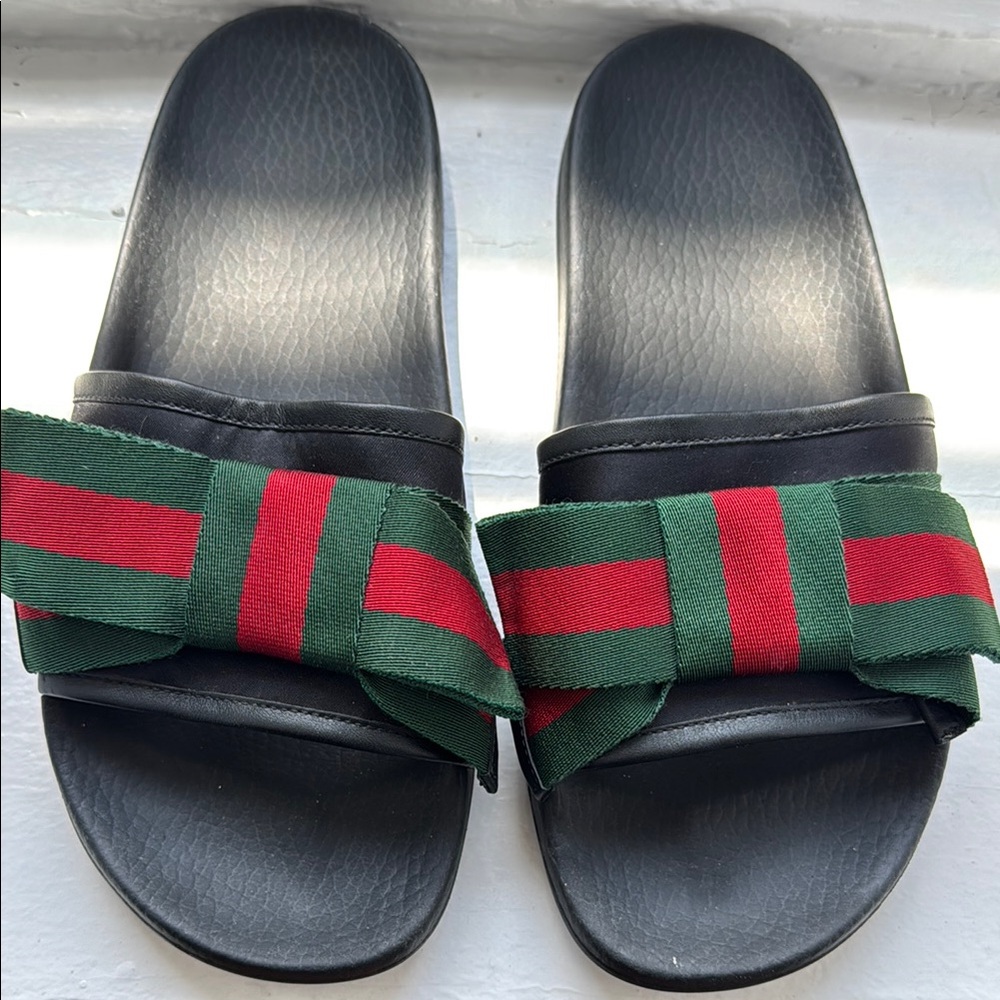 Gucci Pool Sandals (Size: 39)